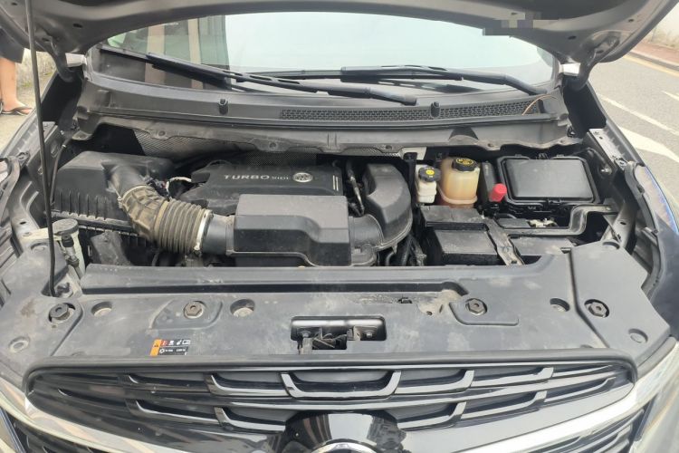 Used Buick GL8 2022 Land Business Class 652T Luxury Model Engine Bay