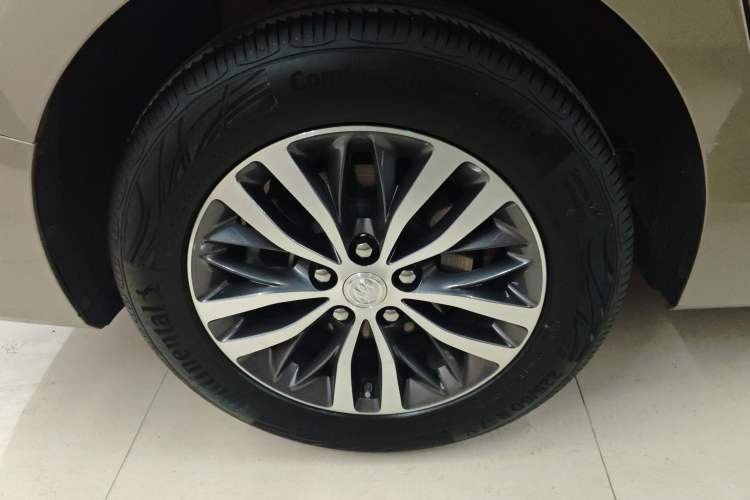 Used Buick GL8 2022 ES Landtrek 653T Luxury Edition Exterior 5