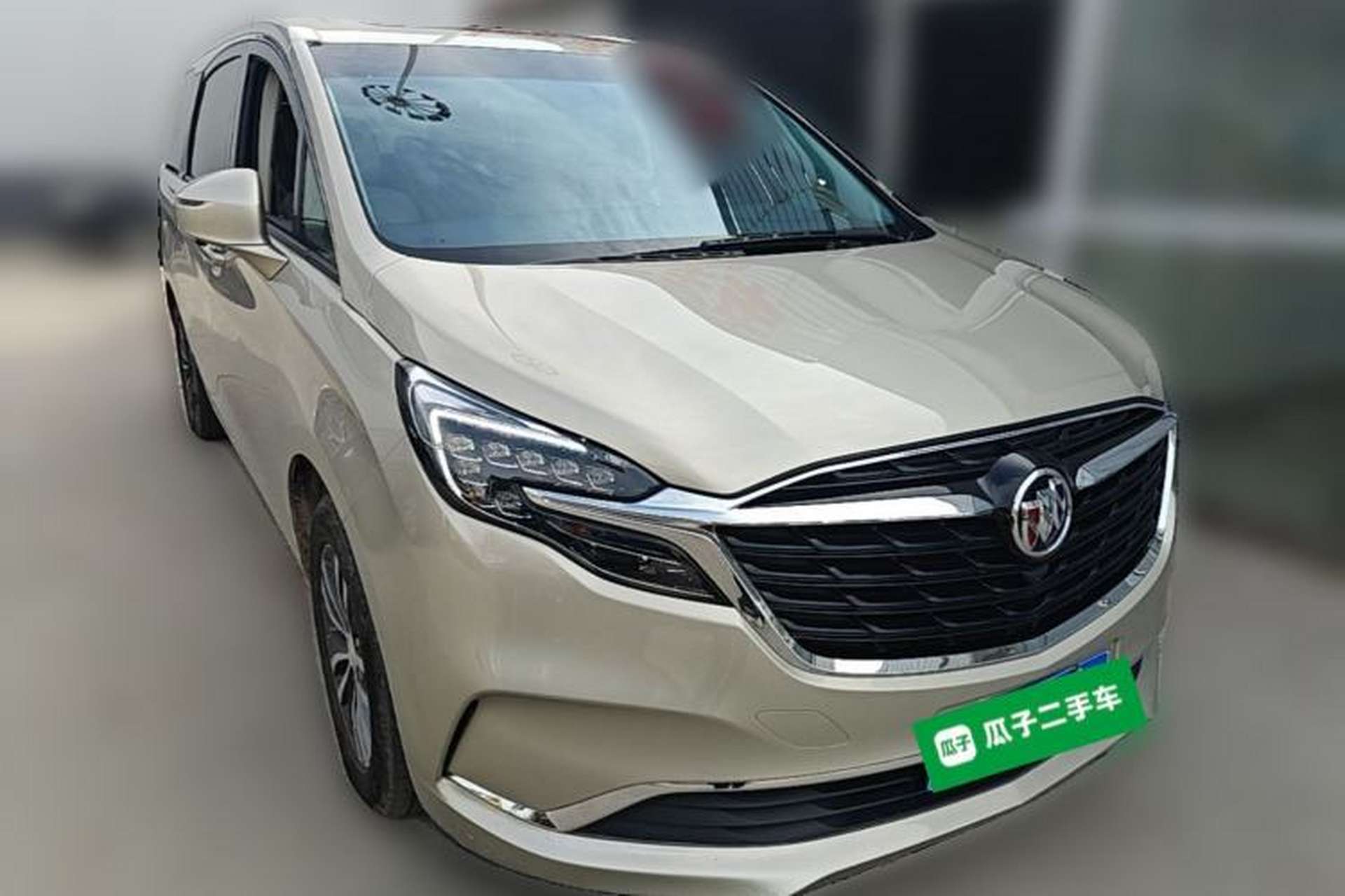 Used Buick GL8 2022 ES Landtrek 653T Comfort Edition Front Right 45 Deg