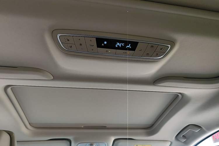 Used Buick GL8 2022 ES Land Cruiser 653T Luxury Model Headliner