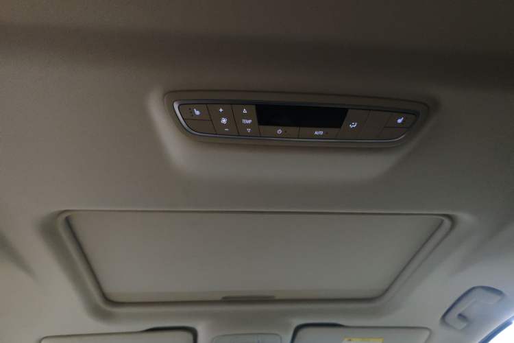 Used Buick GL8 2022 ES Landtrek 653T Luxury Edition Headliner