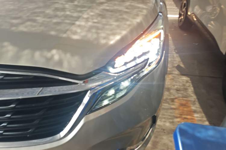 Used Buick GL8 2022 ES Landtrek 653T Comfort Edition Left Front Headlight