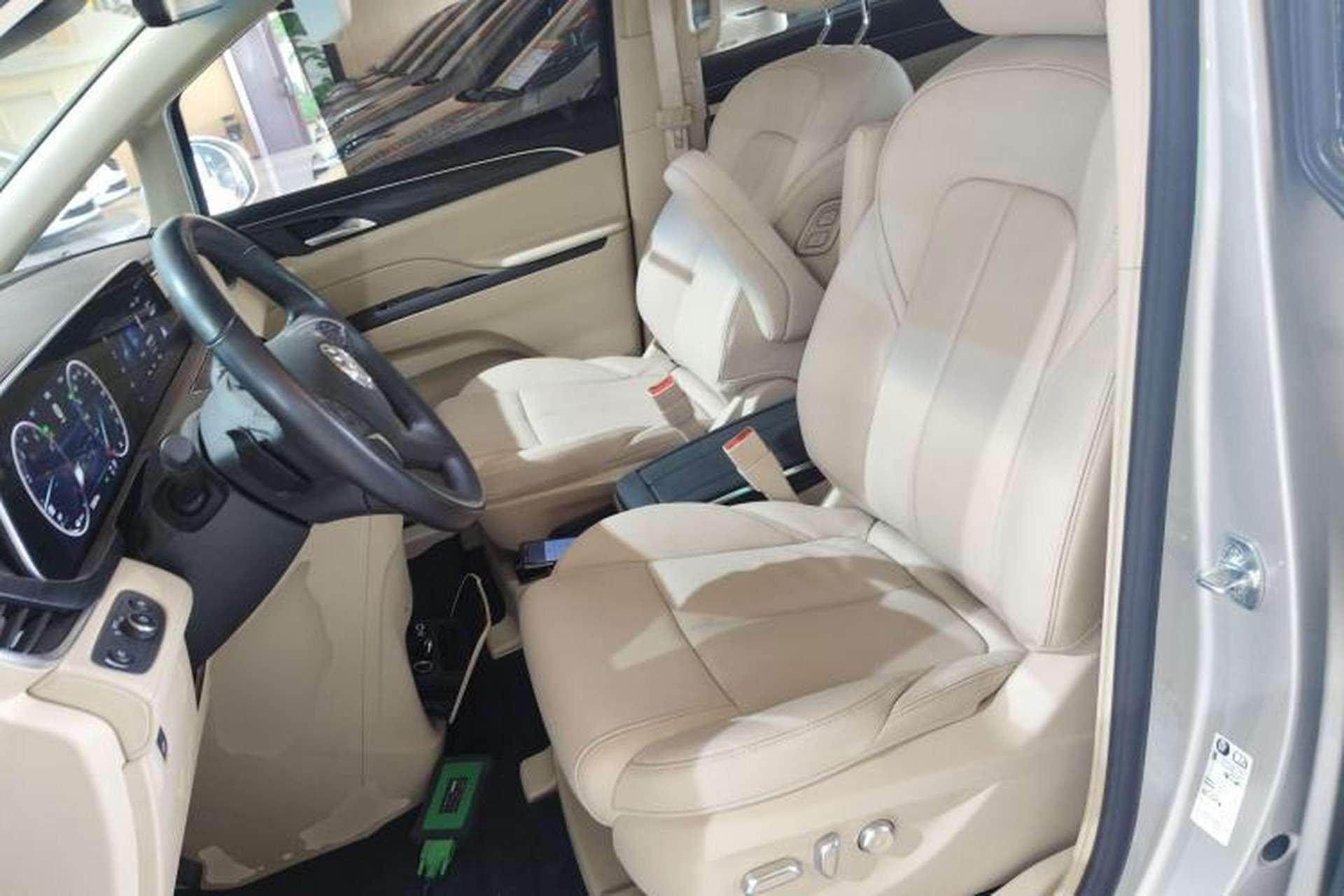 Used Buick GL8 2022 ES Landtrek 653T Luxury Edition Left Front Seat