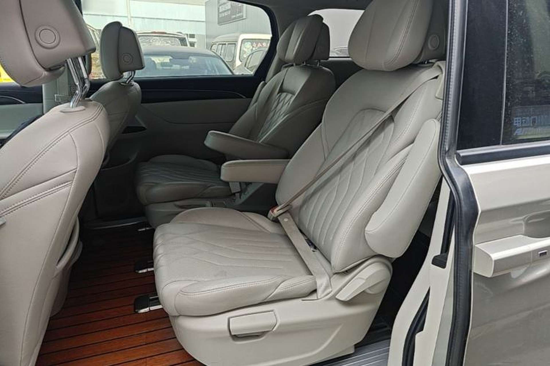Used Buick GL8 2022 ES Landtrek 653T Comfort Edition Left Rear Seat