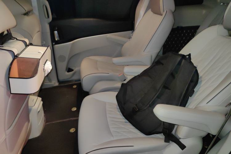 Used Buick GL8 2022 Land Business Class 652T Luxury Model Left Rear Seat