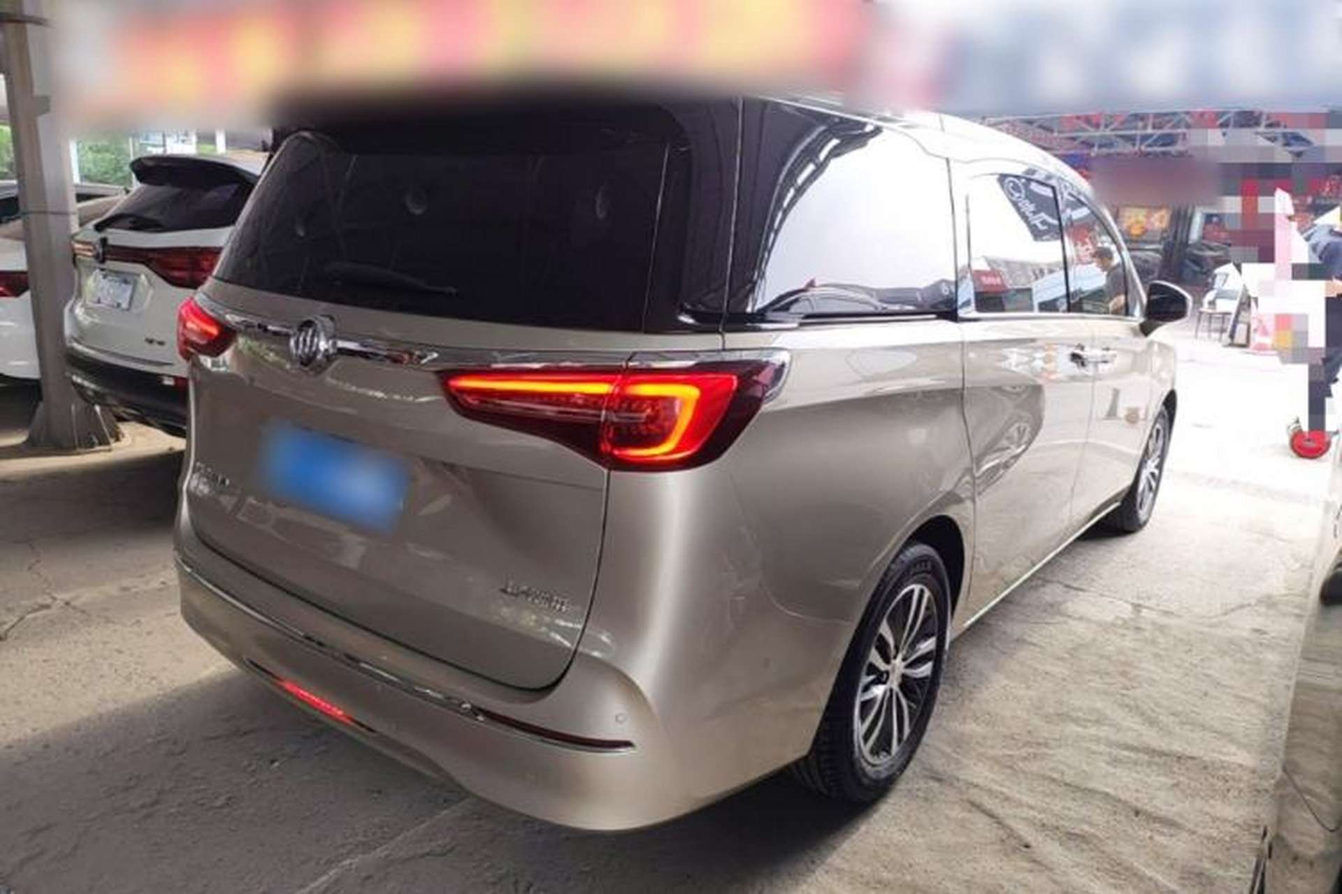 Used Buick GL8 2022 ES Landtrek 653T Luxury Edition Rear Right 45 Deg