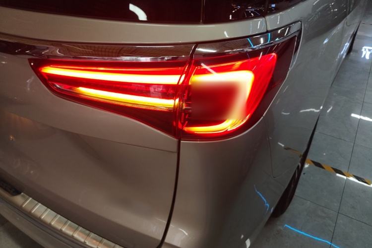 Used Buick GL8 2022 ES Landtrek 653T Luxury Edition Right Rear Taillight