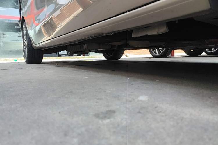 Used Buick GL8 2022 ES Land Cruiser 653T Luxury Model Right Side Sill