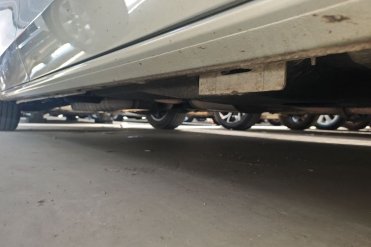Used Buick GL8 2022 ES Landtrek 653T Comfort Edition Right Side Sill