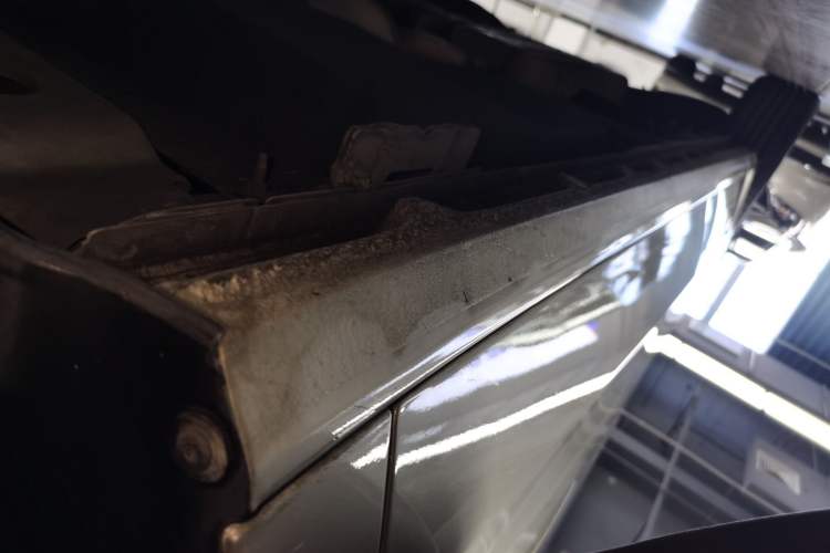 Used Buick GL8 2022 ES Land Cruiser 653T Luxury Model Right Side Sill