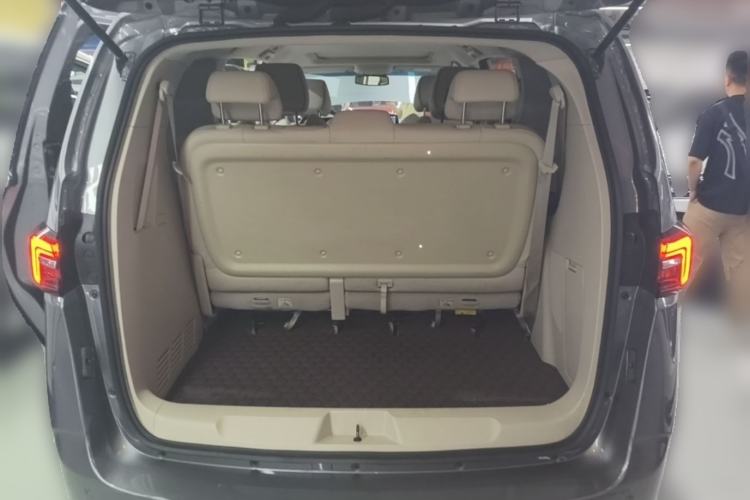 Used Buick GL8 2022 Land Business Class 652T Luxury Model Trunk