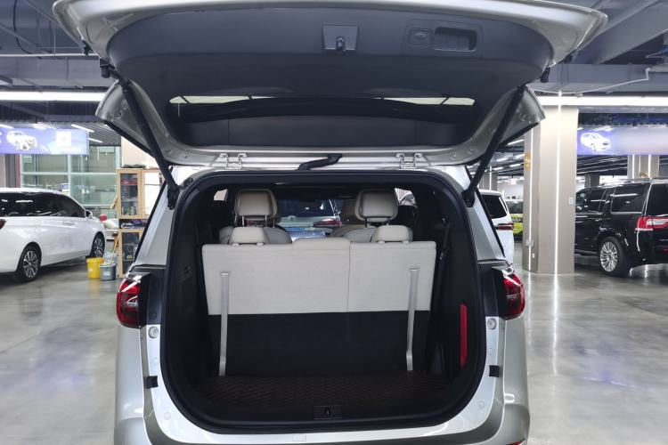 Used Buick GL8 2022 ES Land Cruiser 653T Luxury Model Trunk