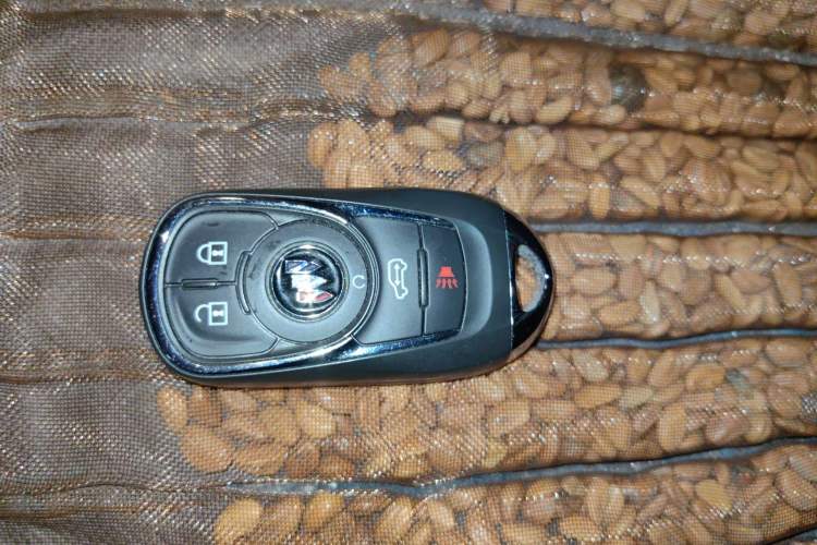 Used Buick GL8 2022 Land Business Class 652T Luxury Model Vehicle Key