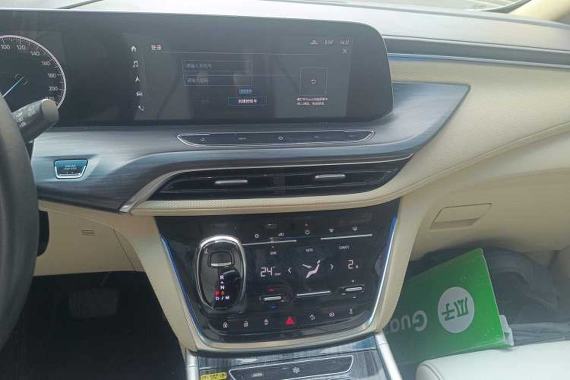 Used Buick GL8 2022 ES Landtrek 653T Luxury Edition Audio And AC Panel