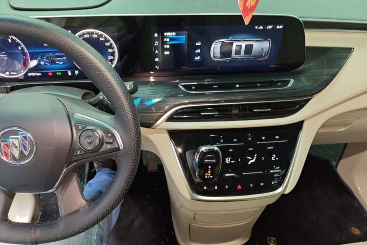 Used Buick GL8 2022 ES Landtrek 653T Comfort Edition Audio And AC Panel