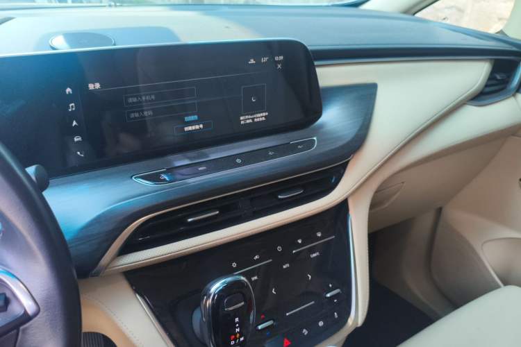 Used Buick GL8 2022 ES Landtrek 653T Luxury Edition Audio And AC Panel