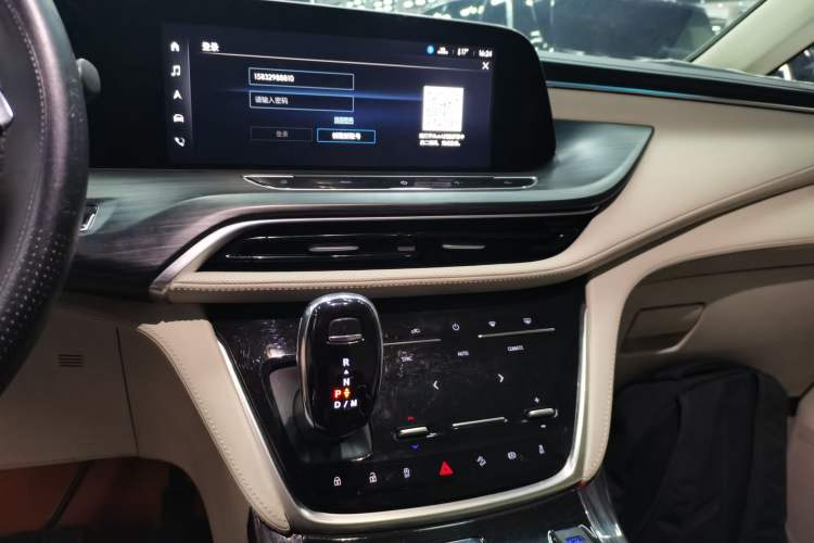 Used Buick GL8 2022 ES Landtrek 653T Comfort Edition Audio And AC Panel