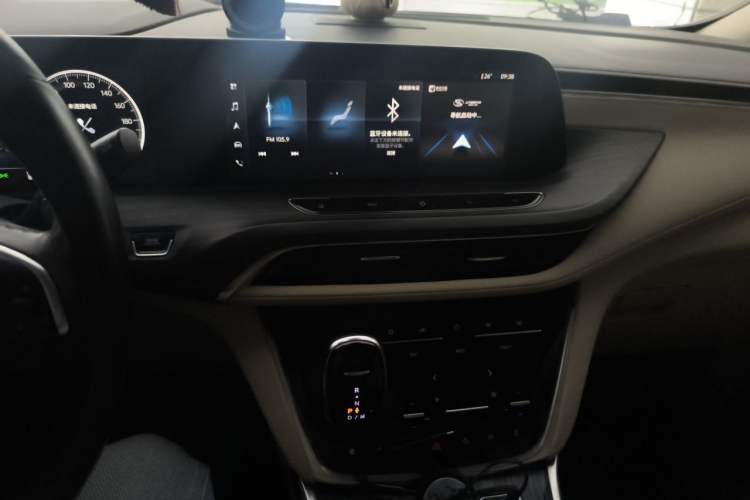 Used Buick GL8 2022 ES Land Cruiser 653T Luxury Model Audio And AC Panel