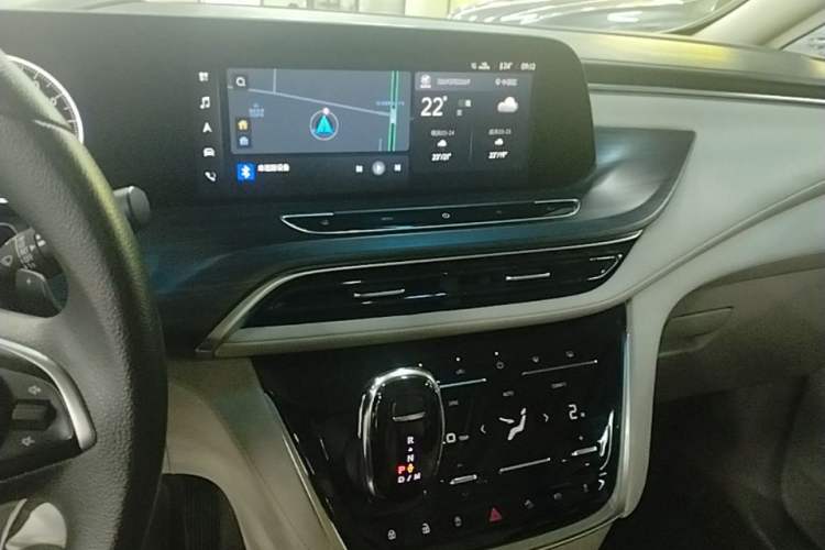 Used Buick GL8 2022 ES Landtrek 653T Comfort Edition Audio And AC Panel