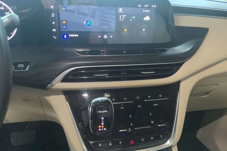 Used Buick GL8 2022 ES Land Cruiser 653T Luxury Model Audio And AC Panel