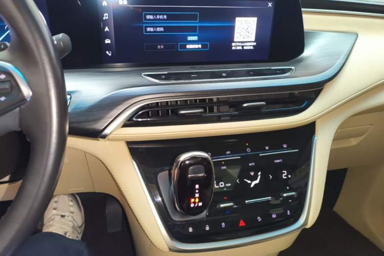 Used Buick GL8 2022 ES Landtrek 653T Luxury Edition Audio And AC Panel