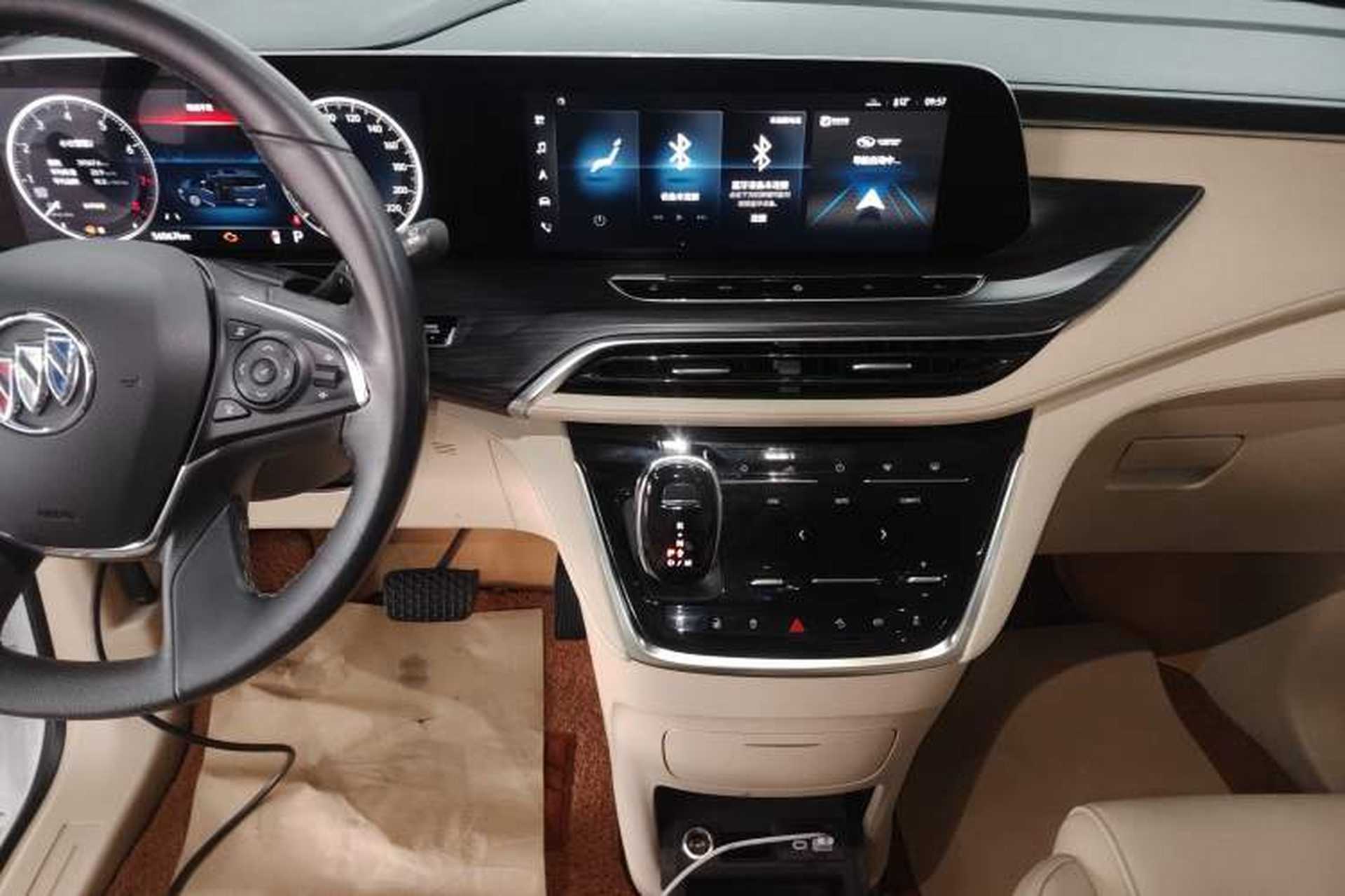 Used Buick GL8 2022 ES Landtrek 653T Luxury Edition Audio And AC Panel