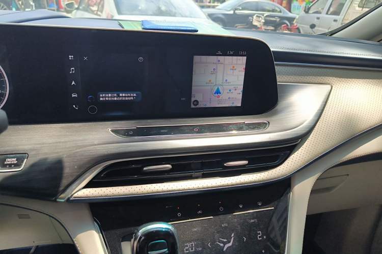 Used Buick GL8 2022 ES Landtrek 653T Comfort Edition Audio And AC Panel