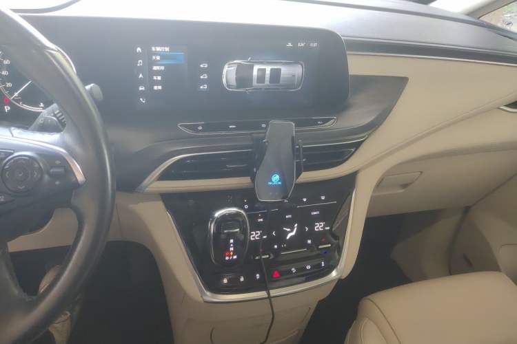 Used Buick GL8 2022 ES Landtrek 653T Flagship Model Audio And AC Panel