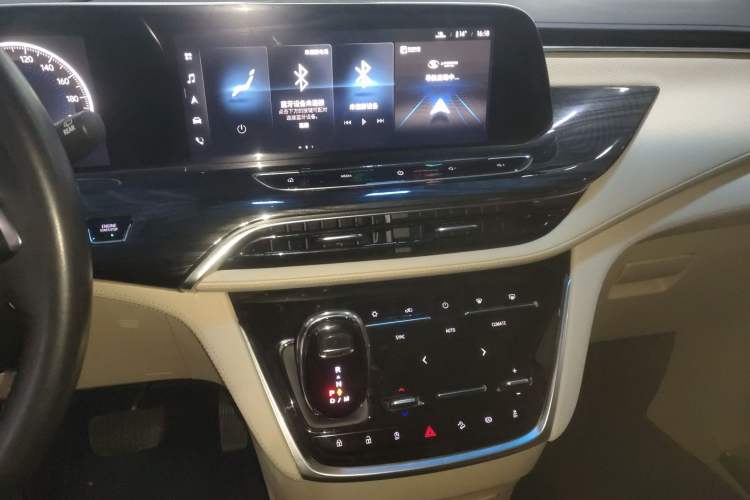 Used Buick GL8 2022 ES Landtrek 653T Luxury Edition Audio And AC Panel
