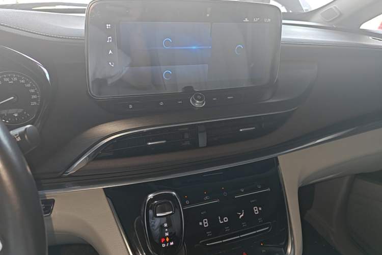 Used Buick GL8 2022 Land Business Class 652T Luxury Model Audio And AC Panel