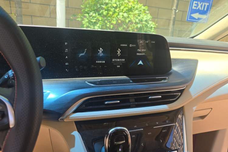 Used Buick GL8 2022 ES Landtrek 653T Luxury Edition Audio And AC Panel