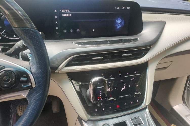 Used Buick GL8 2022 ES Landtrek 653T Comfort Edition Audio And AC Panel