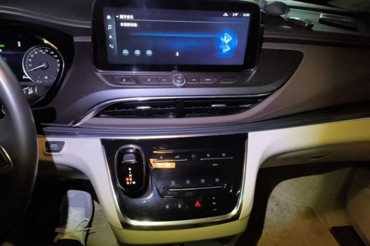 Used Buick GL8 2022 Land Business Class 652T Luxury Model Audio And AC Panel
