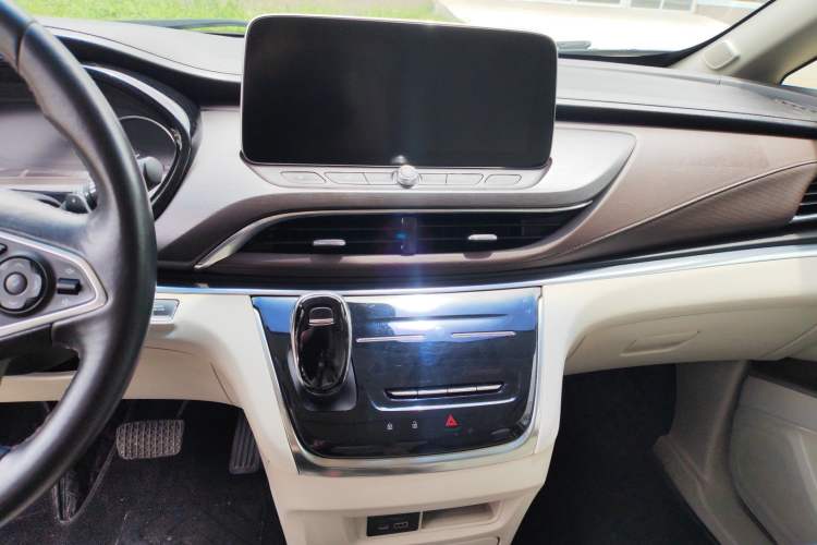 Used Buick GL8 2022 Land Executive Class 652T Prestige Model Audio And AC Panel