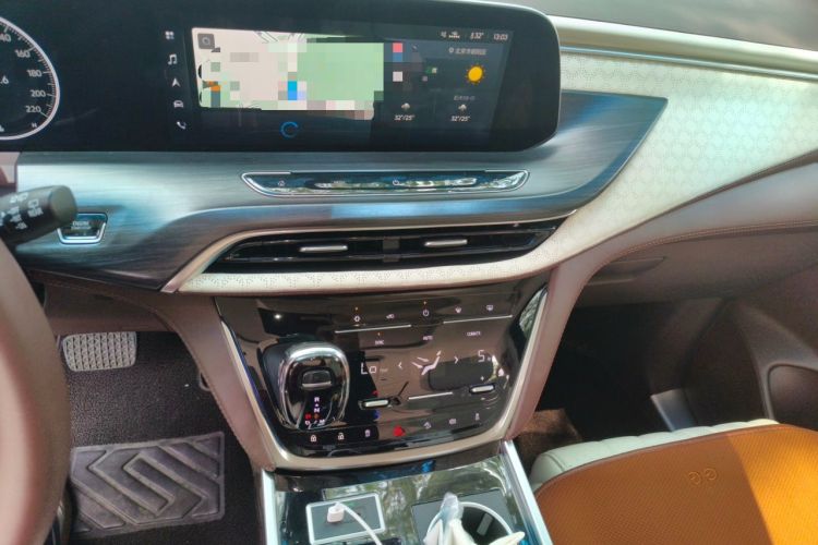 Used Buick GL8 2022 ES Landtrek 653T Comfort Edition Audio And AC Panel