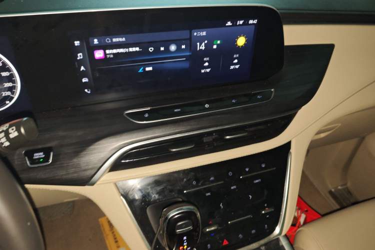 Used Buick GL8 2022 ES Landtrek 653T Luxury Edition Audio And AC Panel