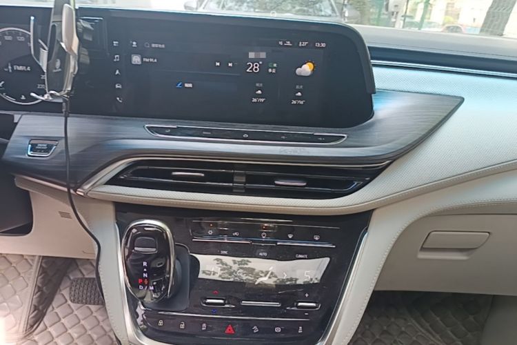 Used Buick GL8 2022 ES Landtrek 653T Comfort Edition Audio And AC Panel