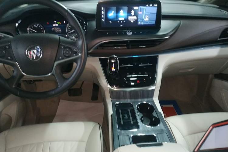 Used Buick GL8 2022 Land Business Class 652T Luxury Model Audio And AC Panel