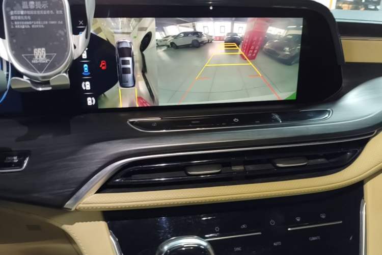 Used Buick GL8 2022 ES Land Cruiser 653T Luxury Model Audio And AC Panel