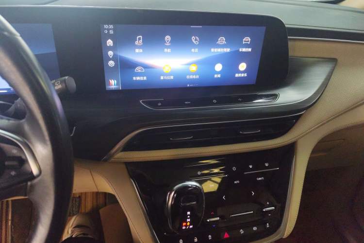 Used Buick GL8 2022 ES Landtrek 653T Luxury Edition Audio And AC Panel