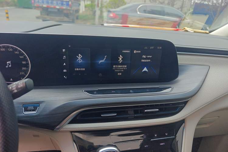 Used Buick GL8 2022 ES Landtrek 653T Comfort Edition Audio And AC Panel