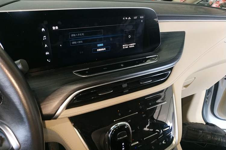 Used Buick GL8 2022 ES Landtrek 653T Luxury Edition Audio And AC Panel