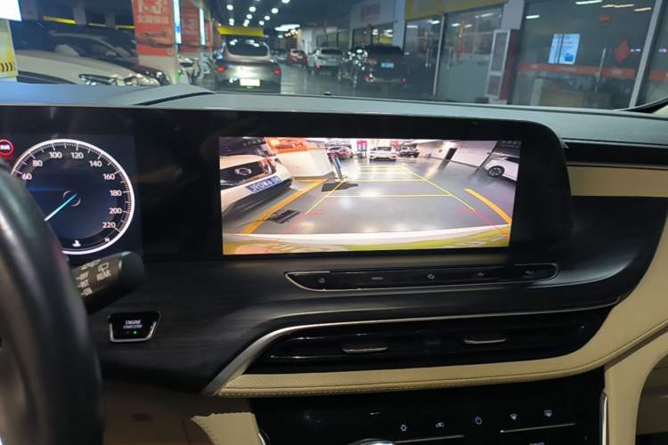 Used Buick GL8 2022 ES Landtrek 653T Luxury Edition Audio And AC Panel