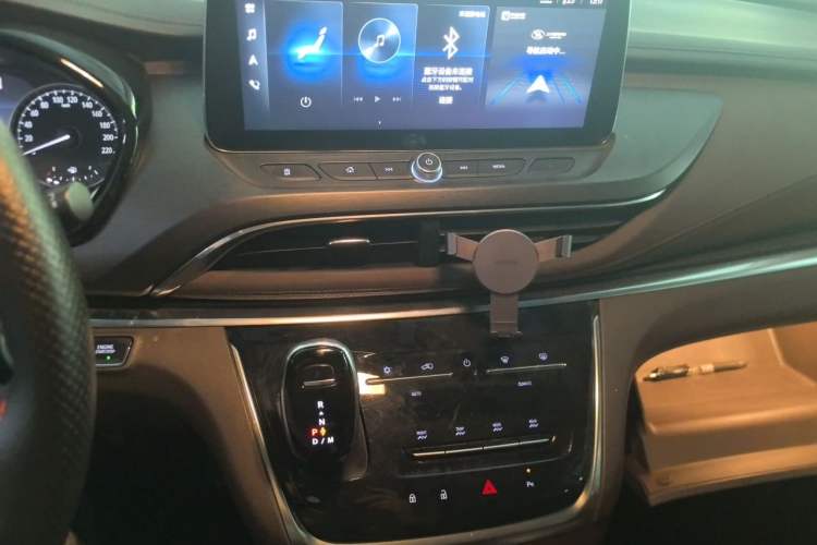 Used Buick GL8 2022 Land Business Class 652T Luxury Model Audio And AC Panel
