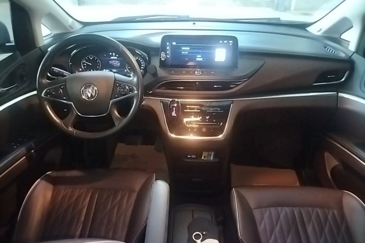 Used Buick GL8 2022 Land Business Class 652T Luxury Model Center Console