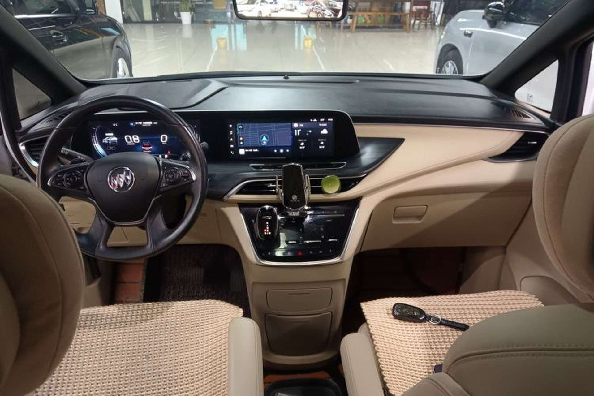 Used Buick GL8 2022 ES Land Cruiser 653T Luxury Model Center Console