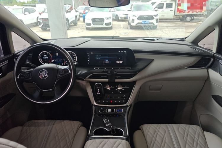 Used Buick GL8 2022 ES Landtrek 653T Comfort Edition Center Console