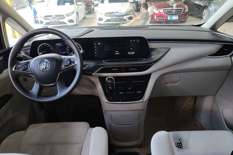 Used Buick GL8 2022 ES Landtrek 653T Comfort Edition Center Console
