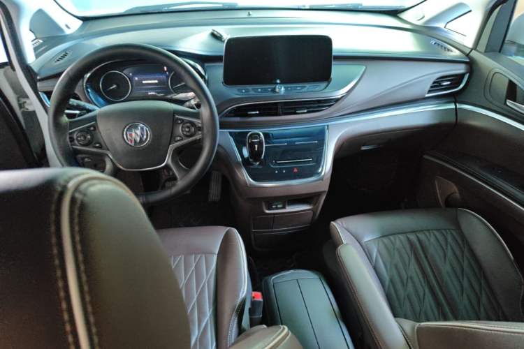 Used Buick GL8 2022 Land Business Class 652T Luxury Model Center Console