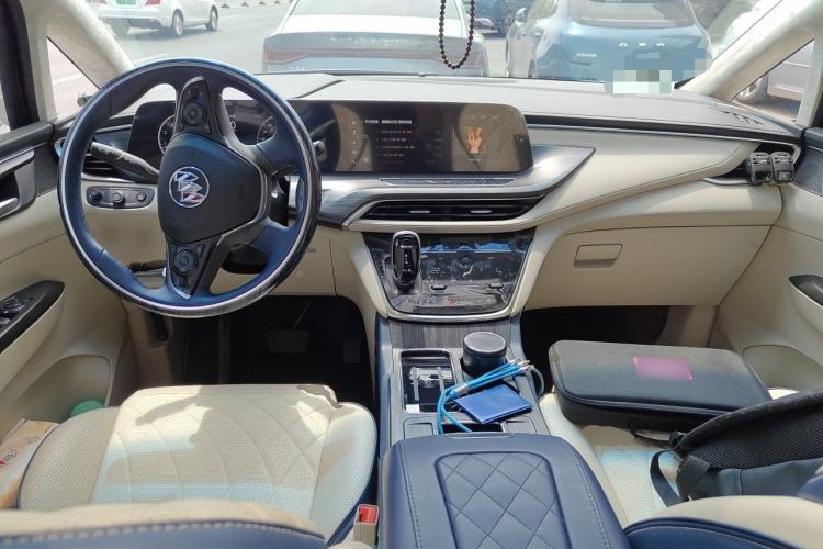Used Buick GL8 2022 ES Landtrek 653T Luxury Edition Center Console